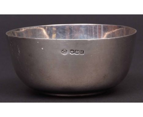 George V bowl of polished circular form, diameter 4 1/4 ins, weight approx 199gms, Sheffield 1921, makers mark William Hutton