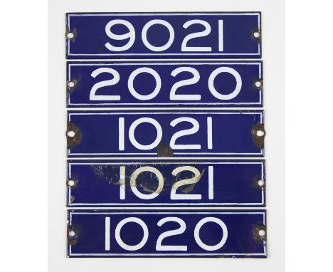 Set of London Underground enamel stock-number plates from 1959. One matching pair (1021), and nos. 1020, 2020, 9021. (5). Pro