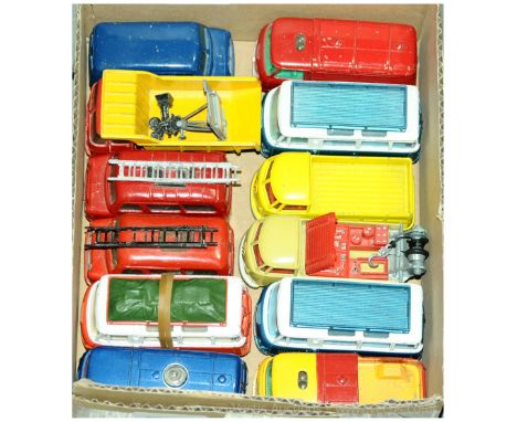 Corgi, an unboxed commercial group comprising of "Commer" Buses and similar to include Commer Bus 2500 Series "Samuelson Film