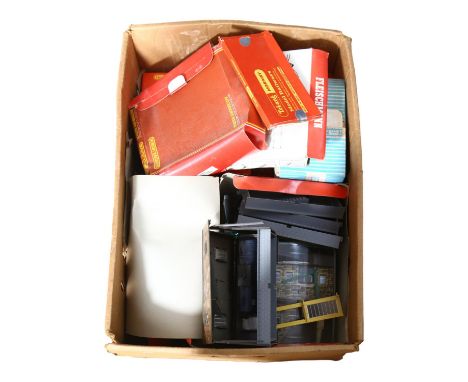 A quantity of OO gauge Hornby and Fleischmann model railway items 