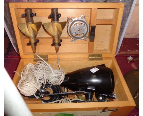 A vintage Walker's KnotMaster ship's log mark IIIA in original wooden box