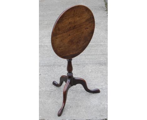 A George III mahogany circular top tripod table, 70cm high, 48cm diameter