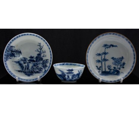 A Chinese Nanking Cargo tea bowl and two saucers (3)