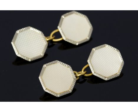 A pair of Art Deco 18ct gold and platinum chain cufflinks, octagonal engine turned decoration, the octagonal shape approx 14m
