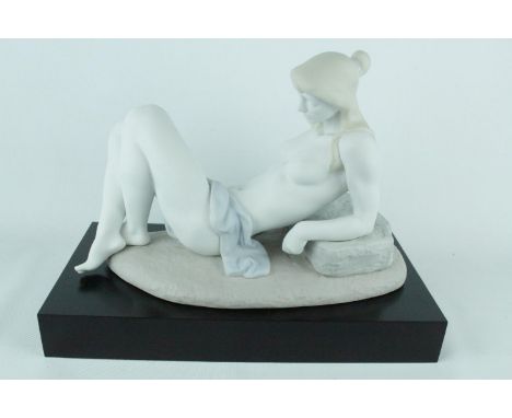 Lladro 'Resting Nude' Figurine, Limited Edition 175 of 200 of Matte finish, Sculptor: Enrique Sanisidro. Model 01013025, Intr