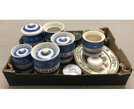 A box of vintage and modern ceramics. To include Cornish Blue kitchen ware and Indian Tree plates. Some pieces a/f. 
