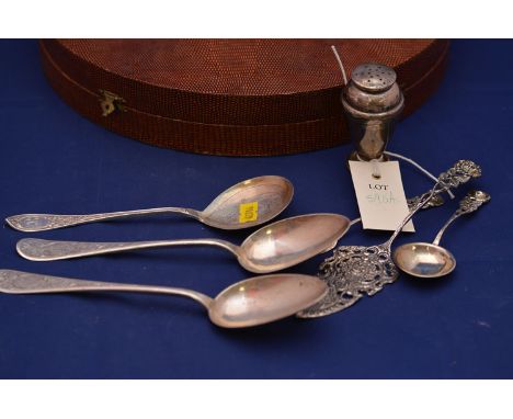 A Continental silver dessert set, comprising: cake slice, cake fork, two spoons, sugar spoons and others, stamped 'Antiko 800