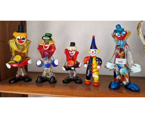 Five Murano glass clownsThe smallest clown, centre of the catalogue image, had had repair to a broken foot and there is a chi