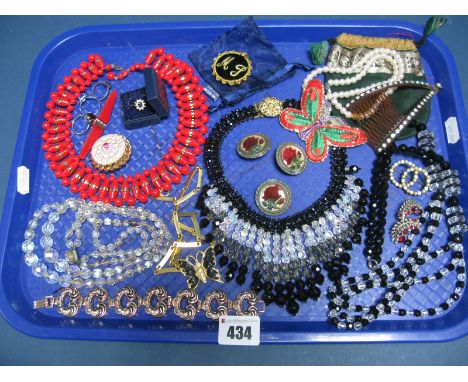 Vintage Costume Bead Necklaces, bracelet, beads, rings, etc:- One Tray