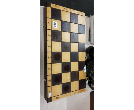 CHESS SET 