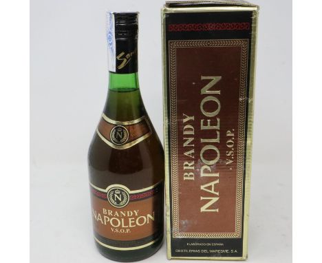 Vintage bottle of Spanish Napoleon brandy. UK P&amp;P Group 2 (£20+VAT for the first lot and £4+VAT for subsequent lots) 