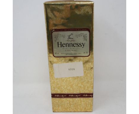 Bottle of Hennessy cognac in sealed pack. UK P&amp;P Group 2 (£20+VAT for the first lot and £4+VAT for subsequent lots) 
