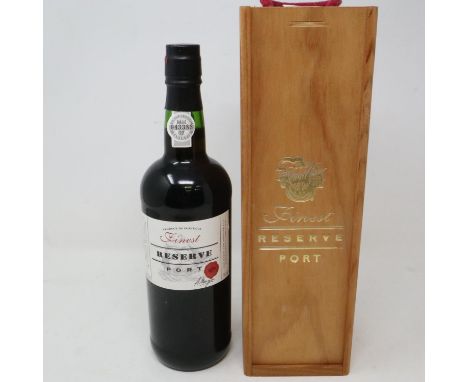 Bottle of Finest Reserve port in wooden case. UK P&amp;P Group 2 (£20+VAT for the first lot and £4+VAT for subsequent lots) 
