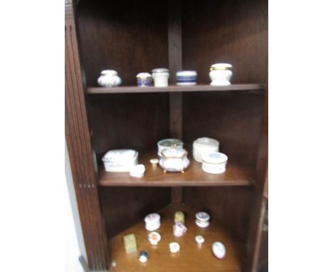 Approximately 20 various pill boxes and trinket boxes.