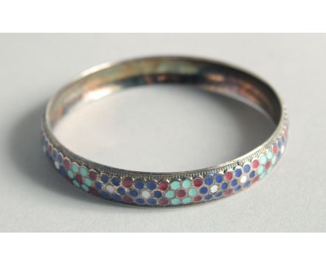 A SILVER AND CLOISONNE ENAMEL BANGLE.