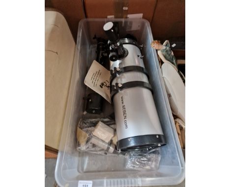 A Seben short tube Newtonian equatorial reflector telescope.Unfortunately the tripod is not present, sold AF / AS. 