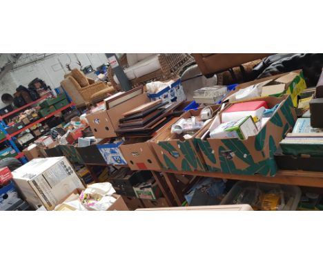 23 boxes of miscellaneous items including ceramics, household items, electricals, tools / garage ware, ornaments, collectable