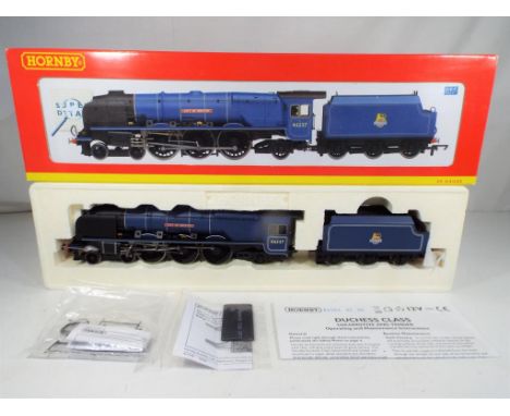 Model Railways - a Hornby OO gauge steam locomotive #R2553 City of Bristol, model appears m in original nm box Est £40 - £60.