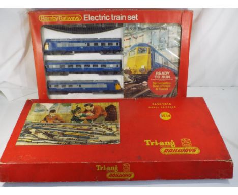 Model Railways - two Tri-ang OO gauge train sets comprising R538 Blue Pullman and RS14 Transcontinental set, contents E boxes