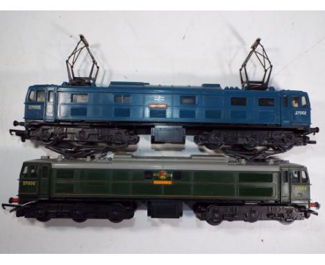 Model Railways -  Tri-Ang OO gauge two unboxed Class 77 electric locomotives in BR Green and BR Blue, in excellent to near mi