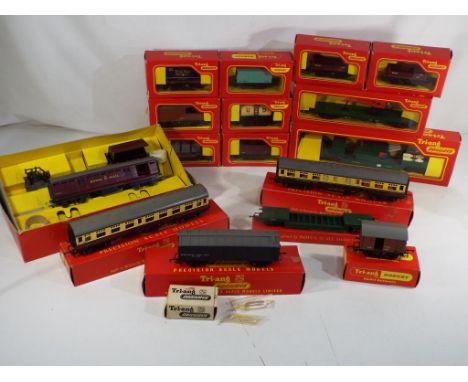 Model Railways - Tri-ang OO gauge - sixteen wagons and coaches in original e to nm boxes to include R343 Rocket Launcher, R12