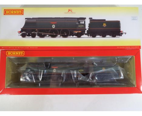 Model Railways - OO gauge Hornby steam locomotive, BR 4-6-2 (early) Battler of Britain Class 'Manston' A Hornby Club Locomoti