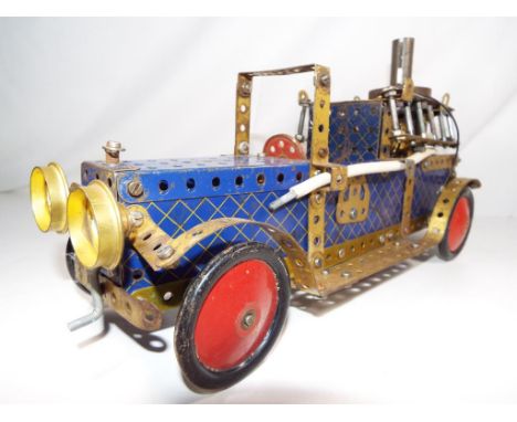 A vintage Meccano fire engine. Estimate £70 - £90