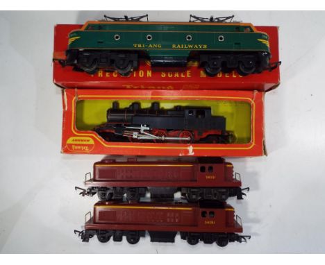 Model Railways - Tri-Ang OO gauge locomotives comprising two unboxed #R155 diesel switches and two boxed #R257 and #R253S ite