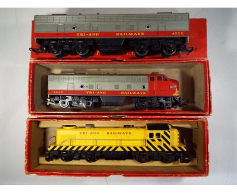 Model Railways - three Tri-ang locomotives in original boxes comprising R155 diesel switcher, R57 and R58, items in NM condit