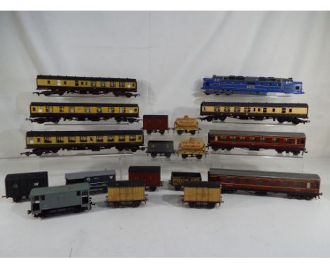 Model Railways - a goo d lot to include a quantity of OO gauge rolling stock comprising coaches, wagons and similar to includ