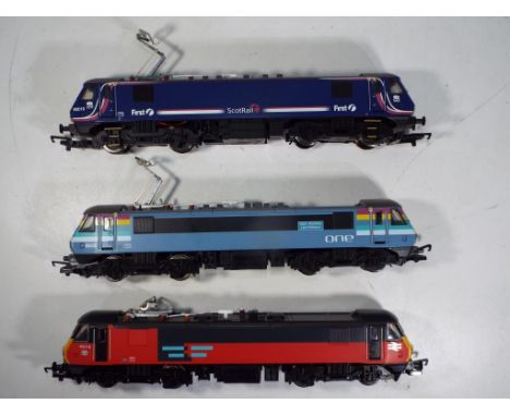 Model Railways - Hornby OO gauge three unboxed Class 90 electric locomotives in near mint to mint condition with some buffers