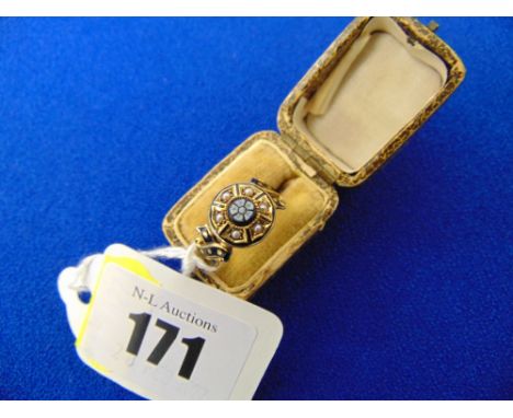 An 18ct hallmarked Pearl and enamel mourning ring, 1851