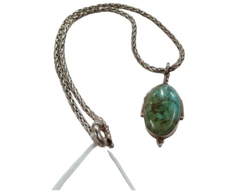 SILVER TURQUOISE PENDANT ON SILVER CHAIN
