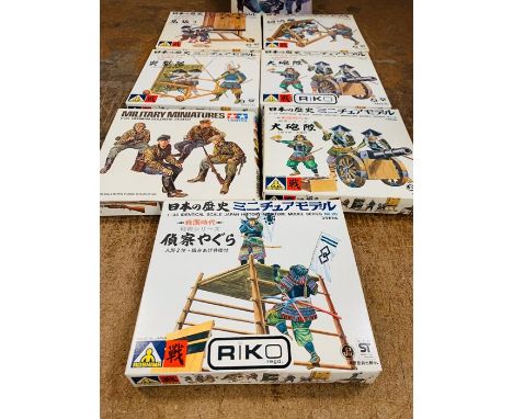 Six boxed Roshima identical scale Japan history miniature model kits series No 16 - 20 and two boxed Tamiya military miniatur