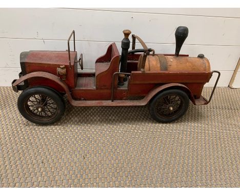 A Decorative Vintage Style Fire Engine(H28cm W70cm)