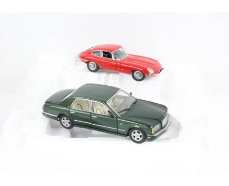 Two Franklin Mint 1:24 scale model cars, comprising Jaguar E-type 1961 Coupe and Bentley Arnage 1998, (2), boxed,