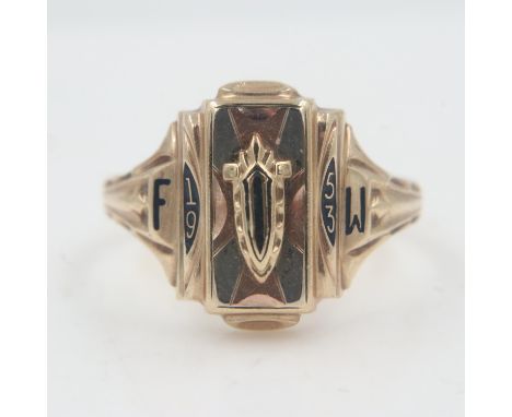 American 10ct gold fraternal or college ring, enamelled and dated 1953, size O, 3.9g. UK P&amp;P Group 0 (£6+VAT for the firs