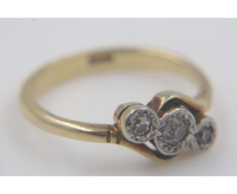 18ct gold diamond-set trilogy ring, size H/I, 2.2g. UK P&amp;P Group 0 (£6+VAT for the first lot and £1+VAT for subsequent lo