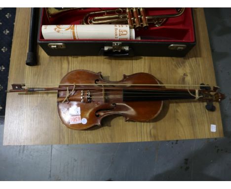 Violin and bow. UK P&amp;P Group 3 (£30+VAT for the first lot and £8+VAT for subsequent lots) 