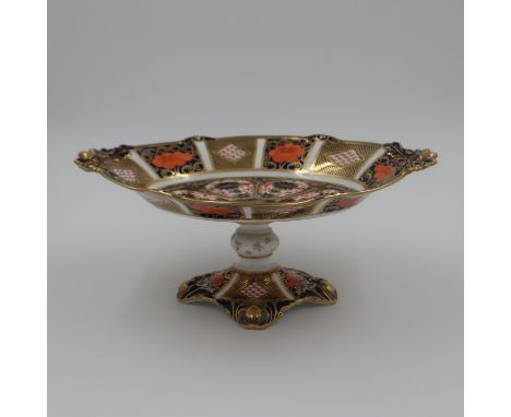 Royal Crown Derby Old Imari pattern tazza. Diameter: 27cm. UK P&amp;P Group 2 (£20+VAT for the first lot and £4+VAT for subse