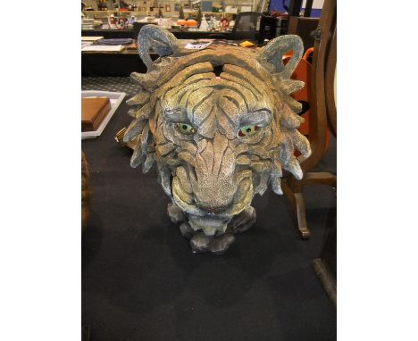 Tiger bust sculpture. H: 39cm. UK P&amp;P Group 3 (£30+VAT for the first lot and £8+VAT for subsequent lots) 