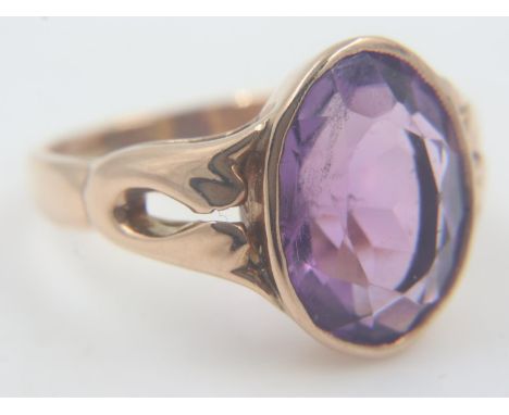 14ct gold and amethyst solitaire ring, size N ½, 4.9g. UK P&amp;P Group 0 (£6+VAT for the first lot and £1+VAT for subsequent