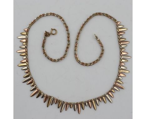 9ct tri-gold necklace, L: 43 cm, 7.1g. UK P&amp;P Group 0 (£6+VAT for the first lot and £1+VAT for subsequent lots)