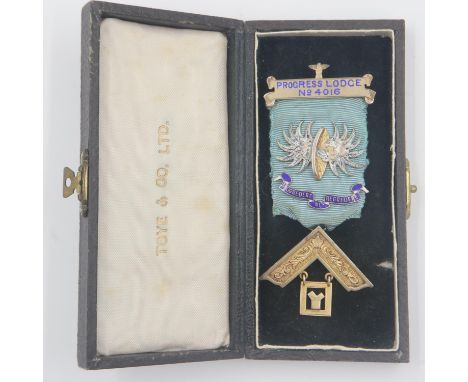 Progress Lodge 4016 hallmarked silver and enamelled Past Master's breast jewel, with three dedications to the reverse. UK P&a