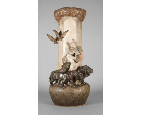 Goldscheider Wien große Vase "Orpheus mit Lyra"Entwurf Adolphe-Jean Lavergne 1898/99, signiert, Modellnr. 1251, Prägemarke "R