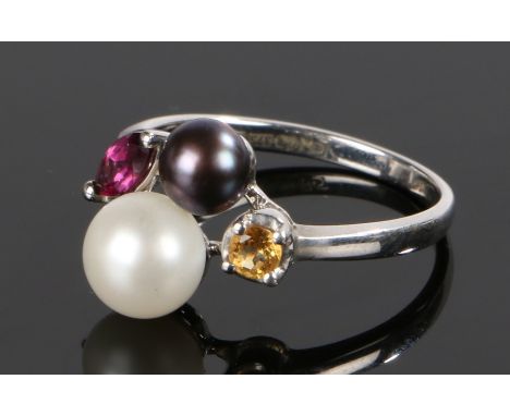 9 carat white gold ring, set with pearls, yellow garnet and amethyst, ring size P