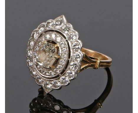 Diamond set cluster ring, the central diamond at 0.90 carats with two rows of diamond surrounds, ring size N