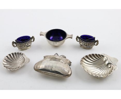 A MIXED LOT:-. a George V lady's purse, with a leather lining, by W H Tandy &amp; Sons, Chester 1921, a pair of Edwardian ova