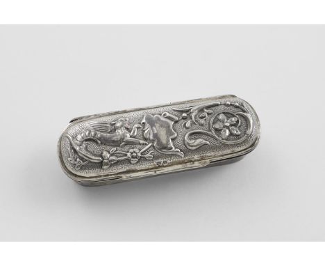 AN EDWARDIAN CHINOISERIE BOX. oblong with rounded ends, the hinged cover with Chinoiserie decoration on a matte ground, by A 