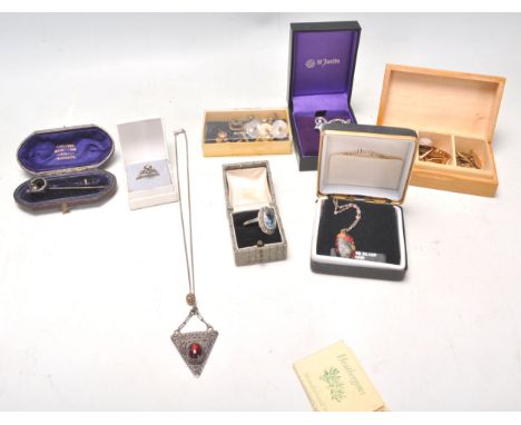 A group of 20th Century jewellery to include a Victorian stick pin with a hunting horn finial within original jewellers box, 